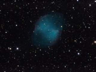 M27 - Планетарная туманность Гантель в созвездии Лисички